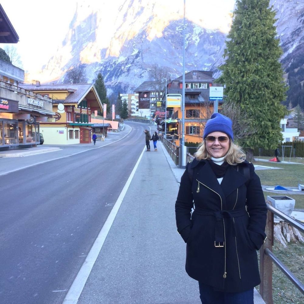 Meet your Posher, Larissa